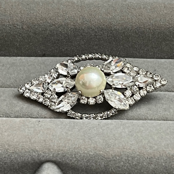 CHRISTIAN DIOR BROOCH - Picture 3 of 7